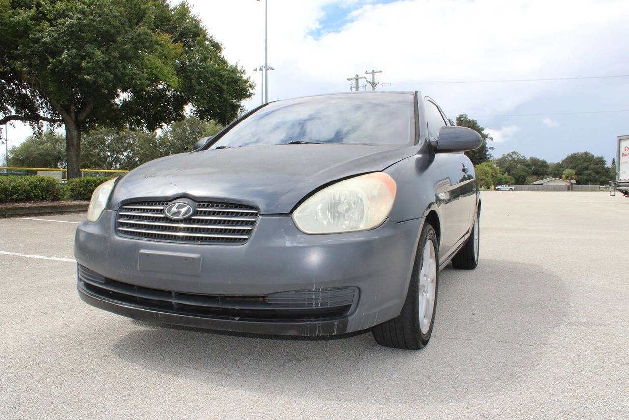 Used 2009 Hyundai Accent SE w/ Premium Equipment Pkg 4