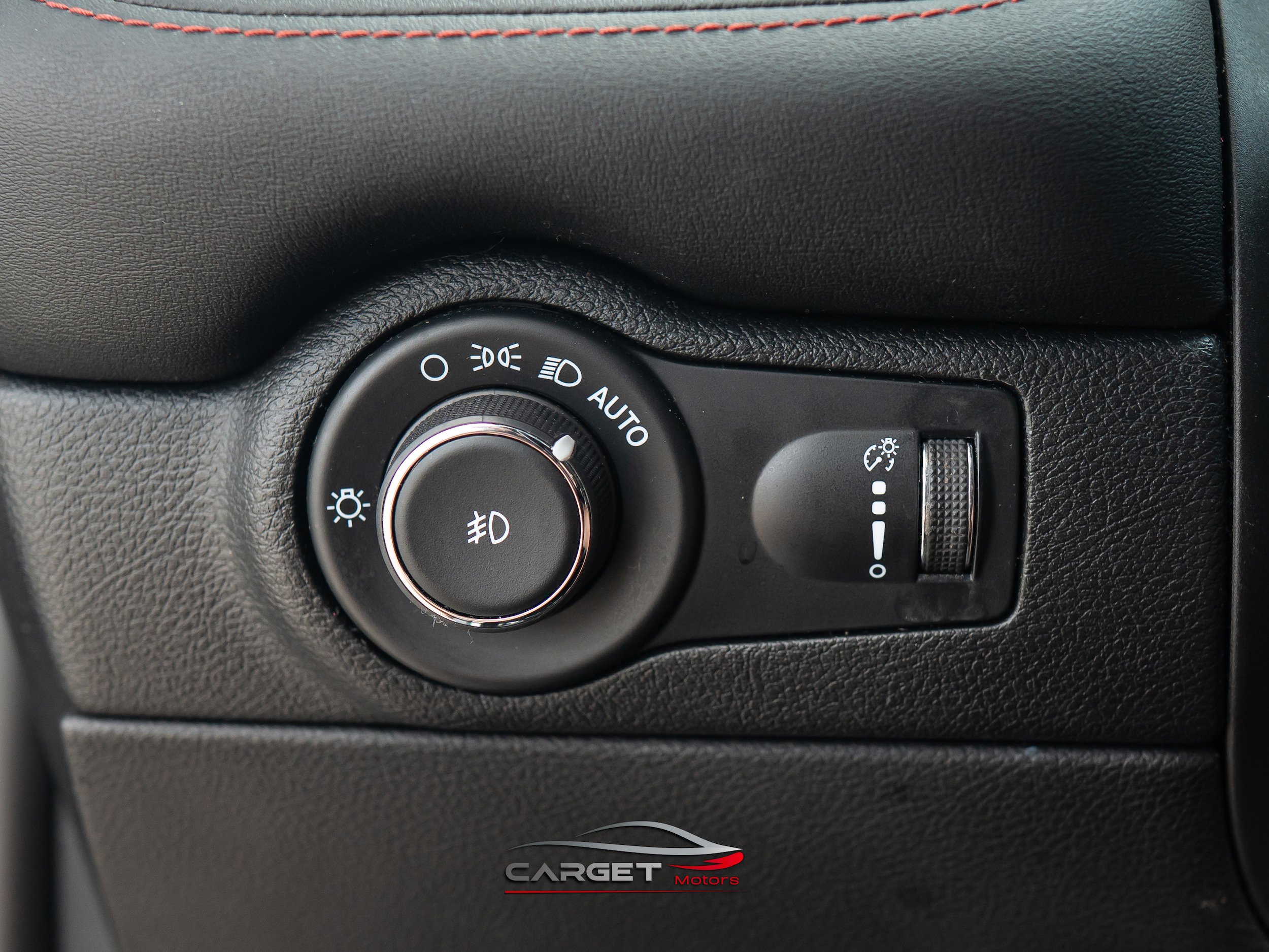 Used 2023 Dodge Durango R/T RWD image 37