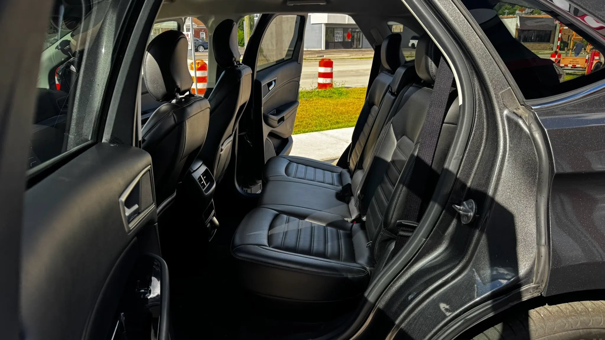 Used 2019 Ford Edge SEL w/ Equipment Group 201A AWD/4WD image 19