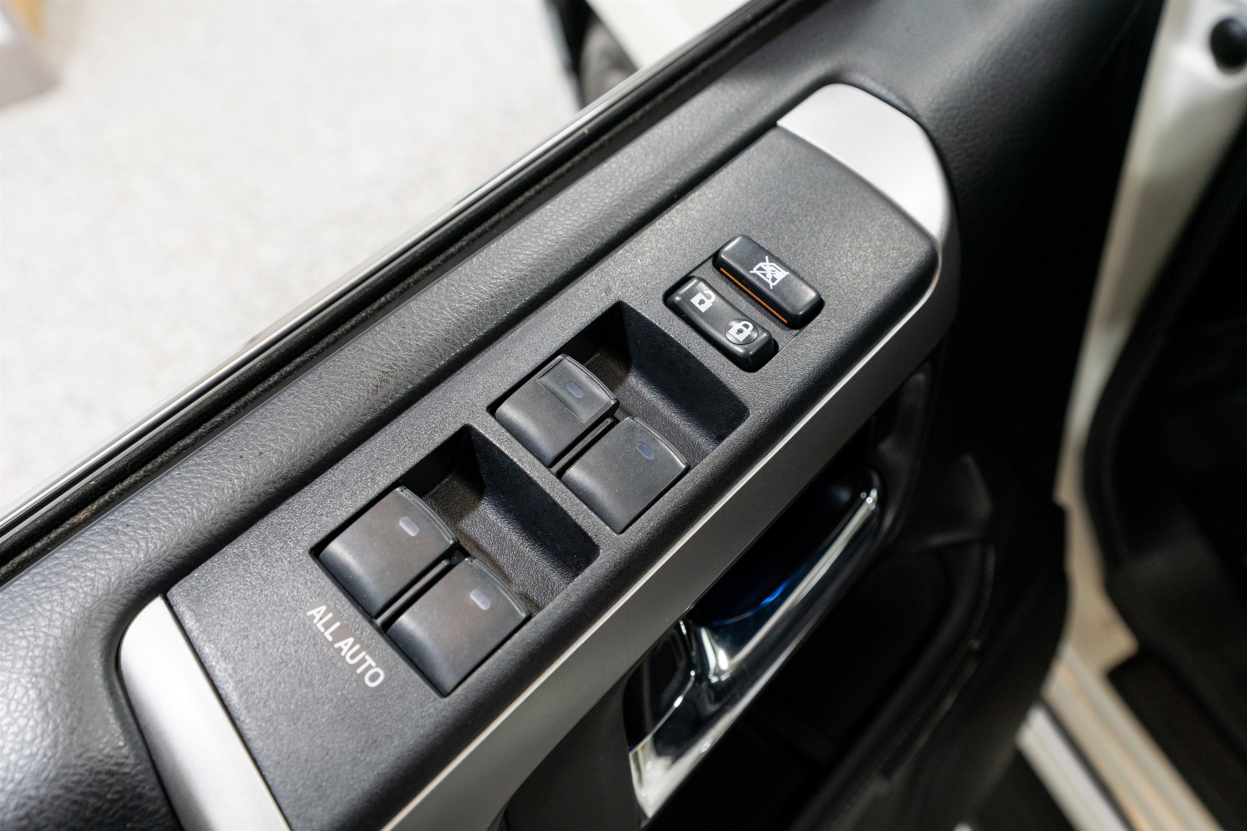 Used 2018 Toyota 4Runner Limited image 13