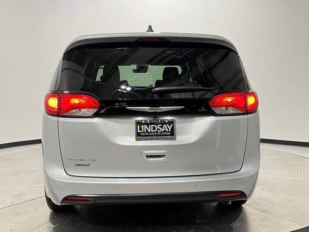 New 2026 Chrysler Voyager LX image 4