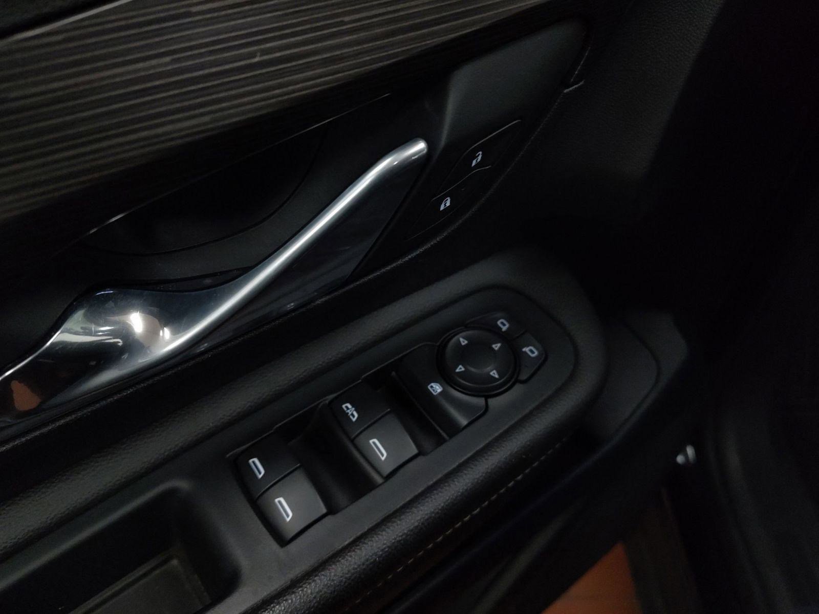 Used 2022 GMC Terrain SLE w/ Driver Convenience Package image 12