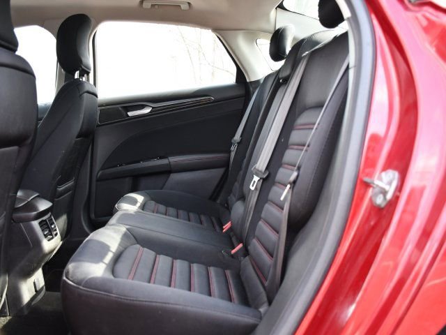 Used 2015 Ford Fusion SE w/ Equipment Group 201A image 13