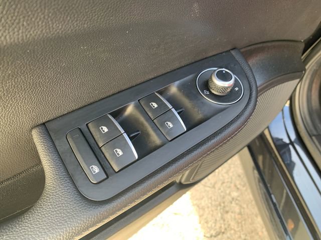 Used 2024 Alfa Romeo Giulia Ti w/ Performance Driving Package image 18