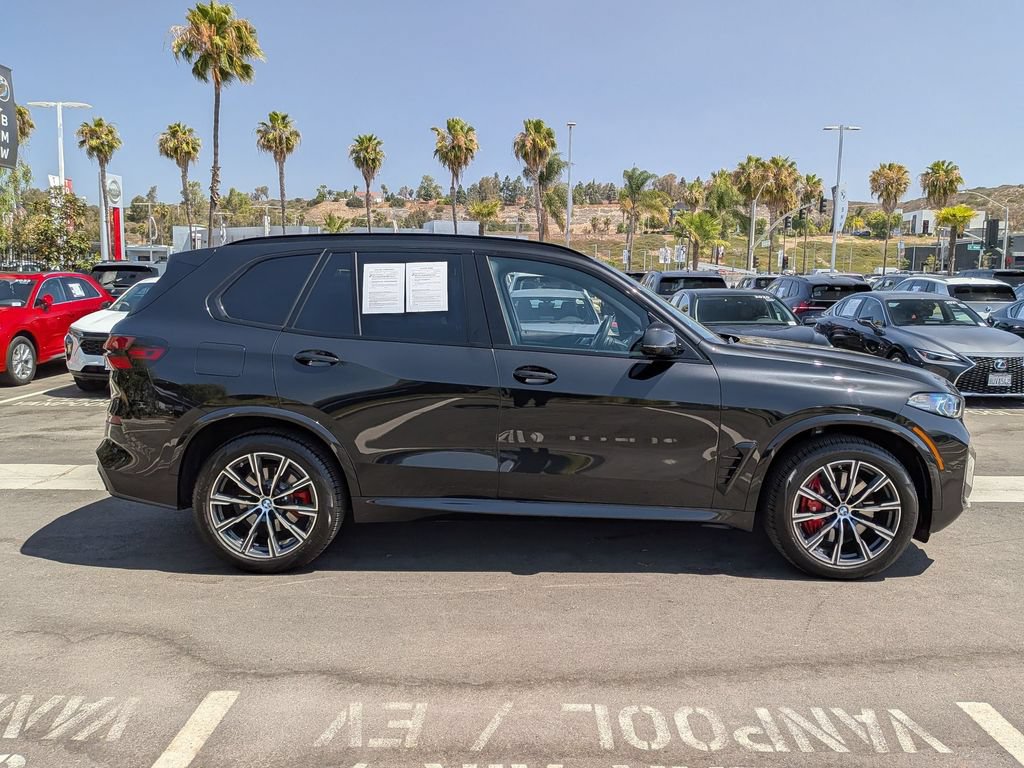 Used 2024 BMW X5 sDrive40i w/ M Sport Package RWD image 3