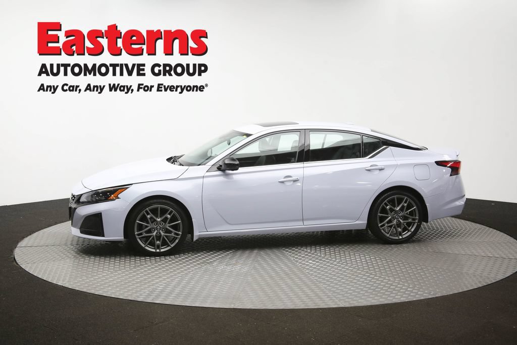 Used 2023 Nissan Altima 2.0 SR FWD image 60