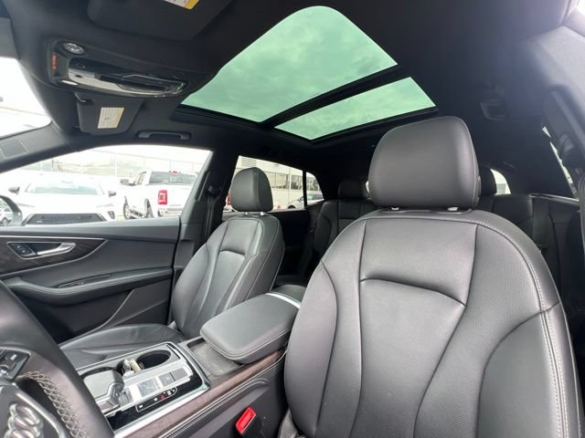 Used 2022 Audi Q8 Premium Plus AWD/4WD image 25