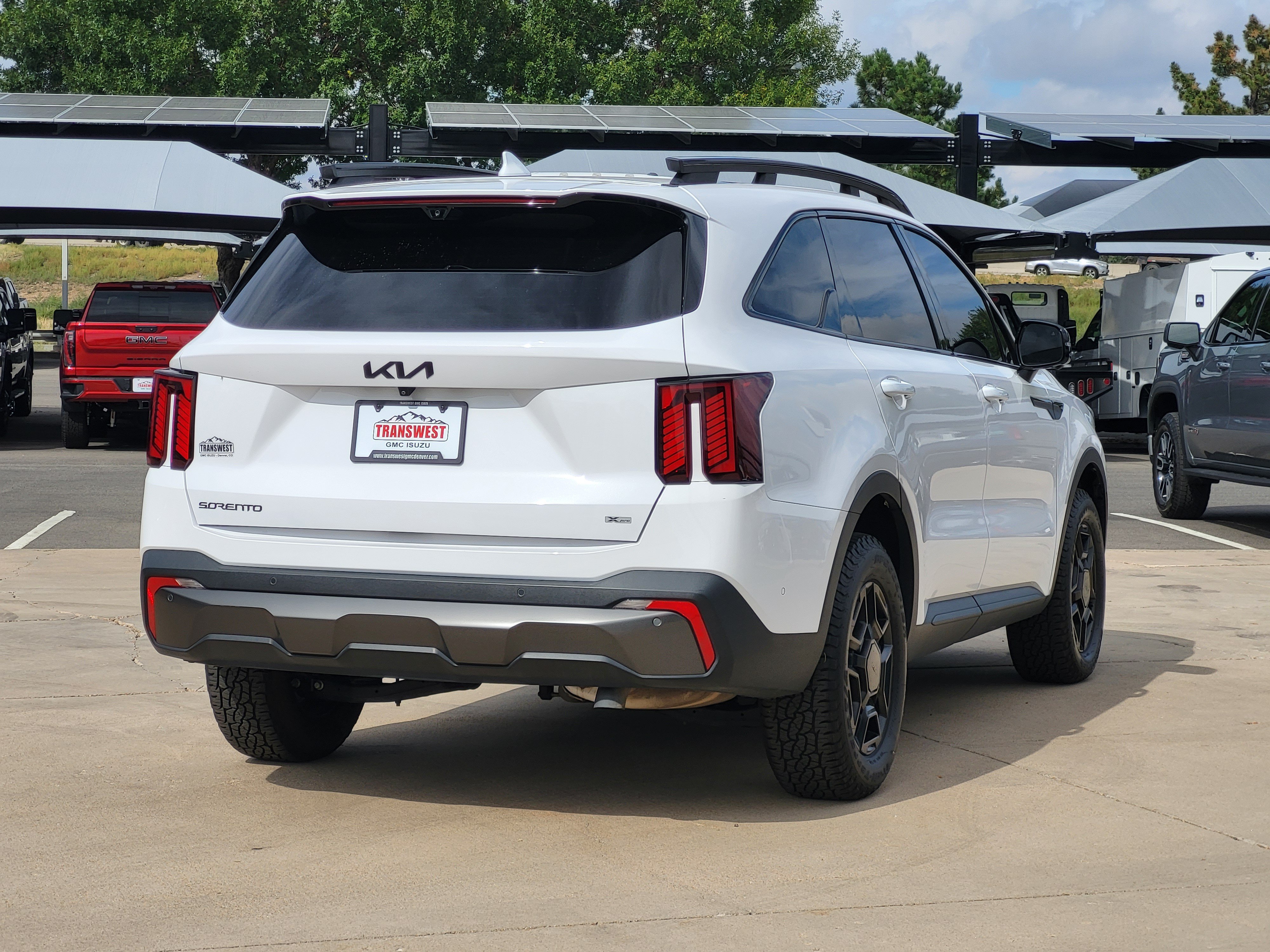 Used 2025 Kia Sorento SX Prestige w/ Olive Brown Leather Package AWD/4WD image 7