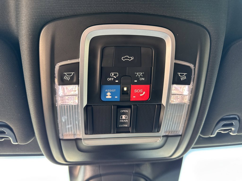 Used 2022 RAM 3500 Limited AWD/4WD image 23