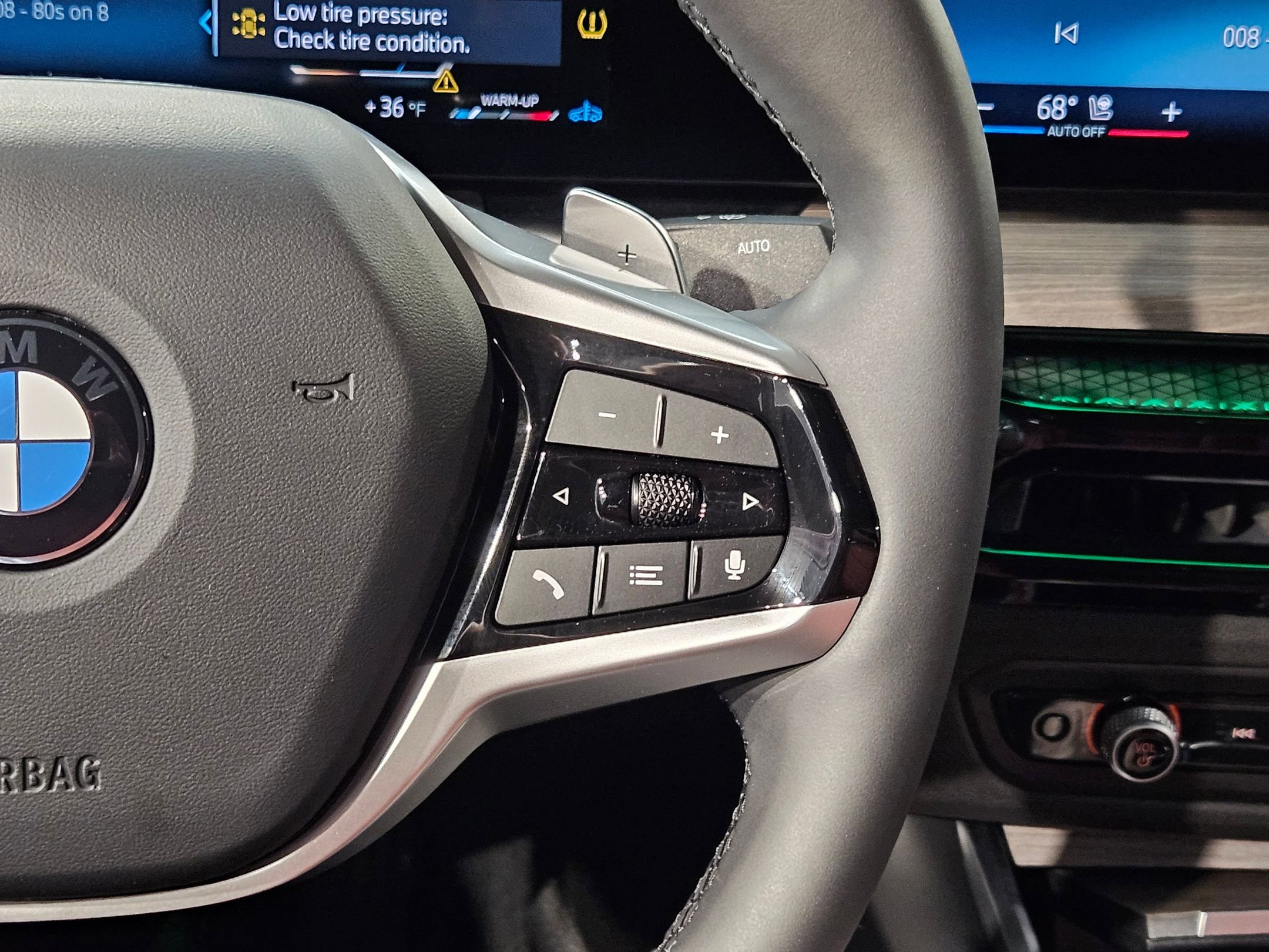 Used 2025 BMW 330i Sedan w/ Premium Package image 29