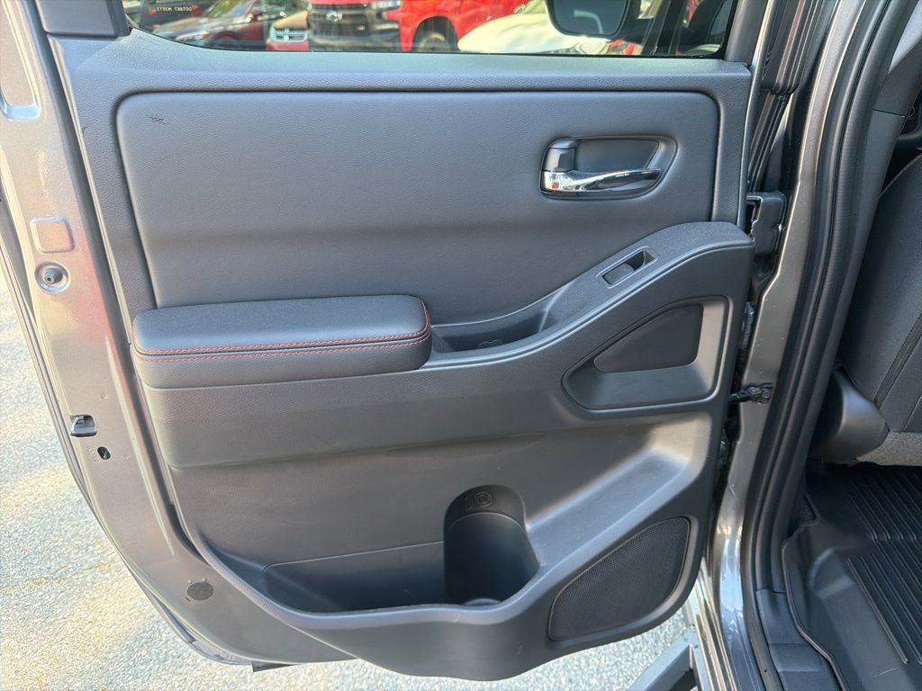 Used 2025 Nissan Frontier PRO-4X image 22