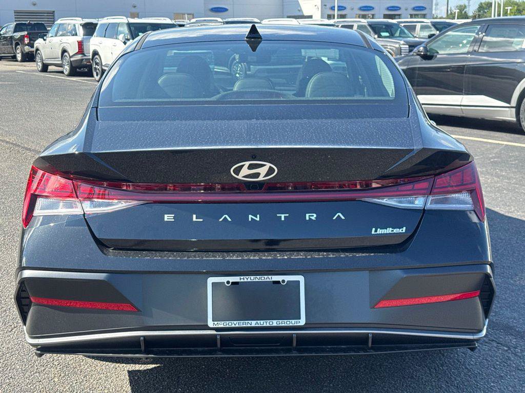 New 2026 Hyundai Elantra Limited FWD image 7