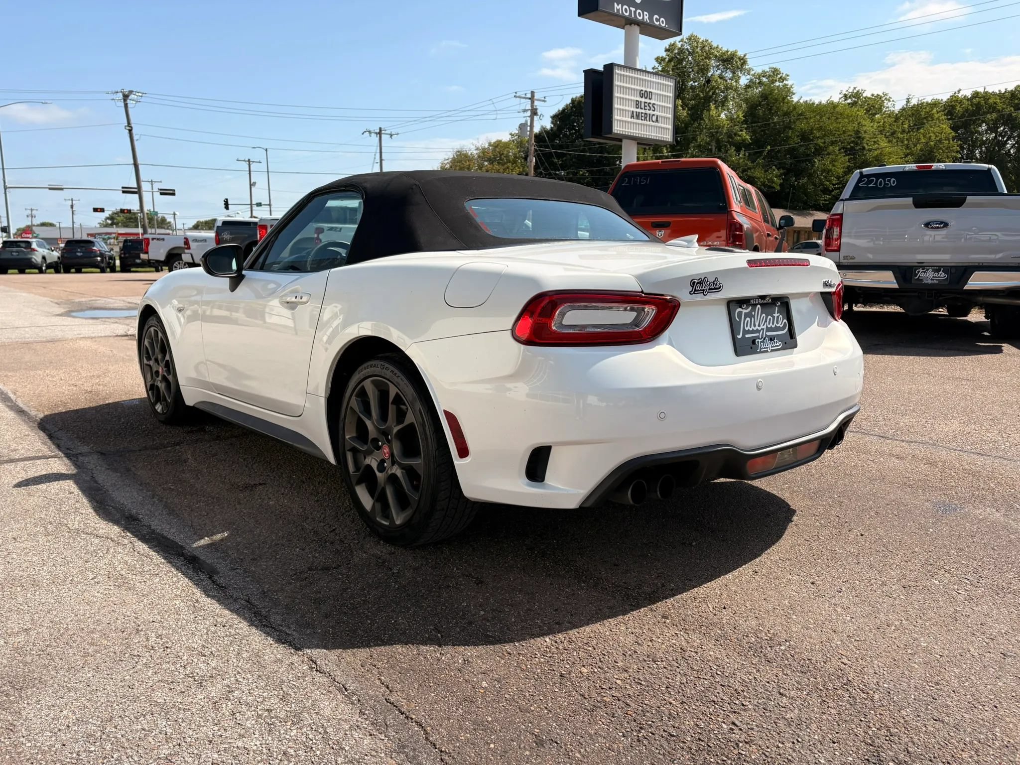 Used 2017 FIAT 124 Spider Abarth RWD image 5