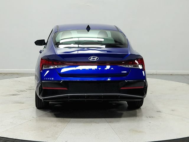 Used 2025 Hyundai Elantra Limited FWD image 7