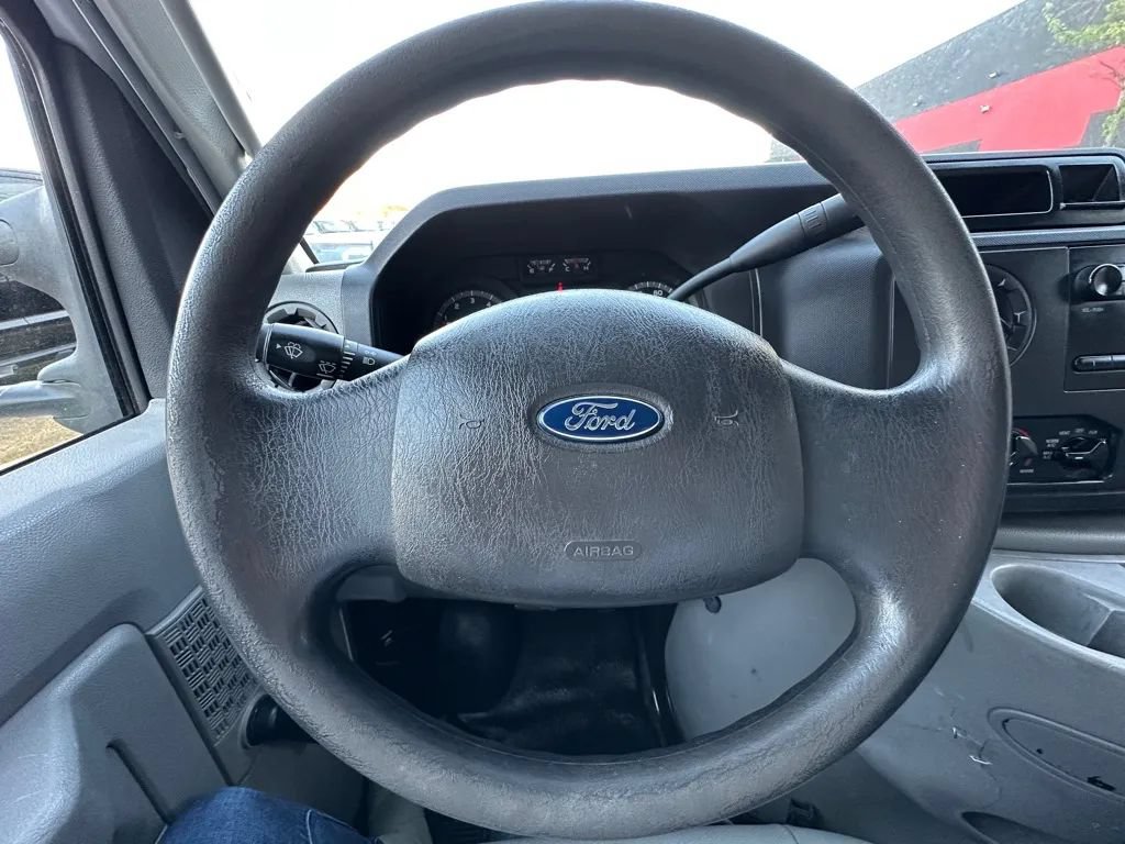 Used 2015 Ford E-350 and Econoline 350 Super Duty RWD image 16