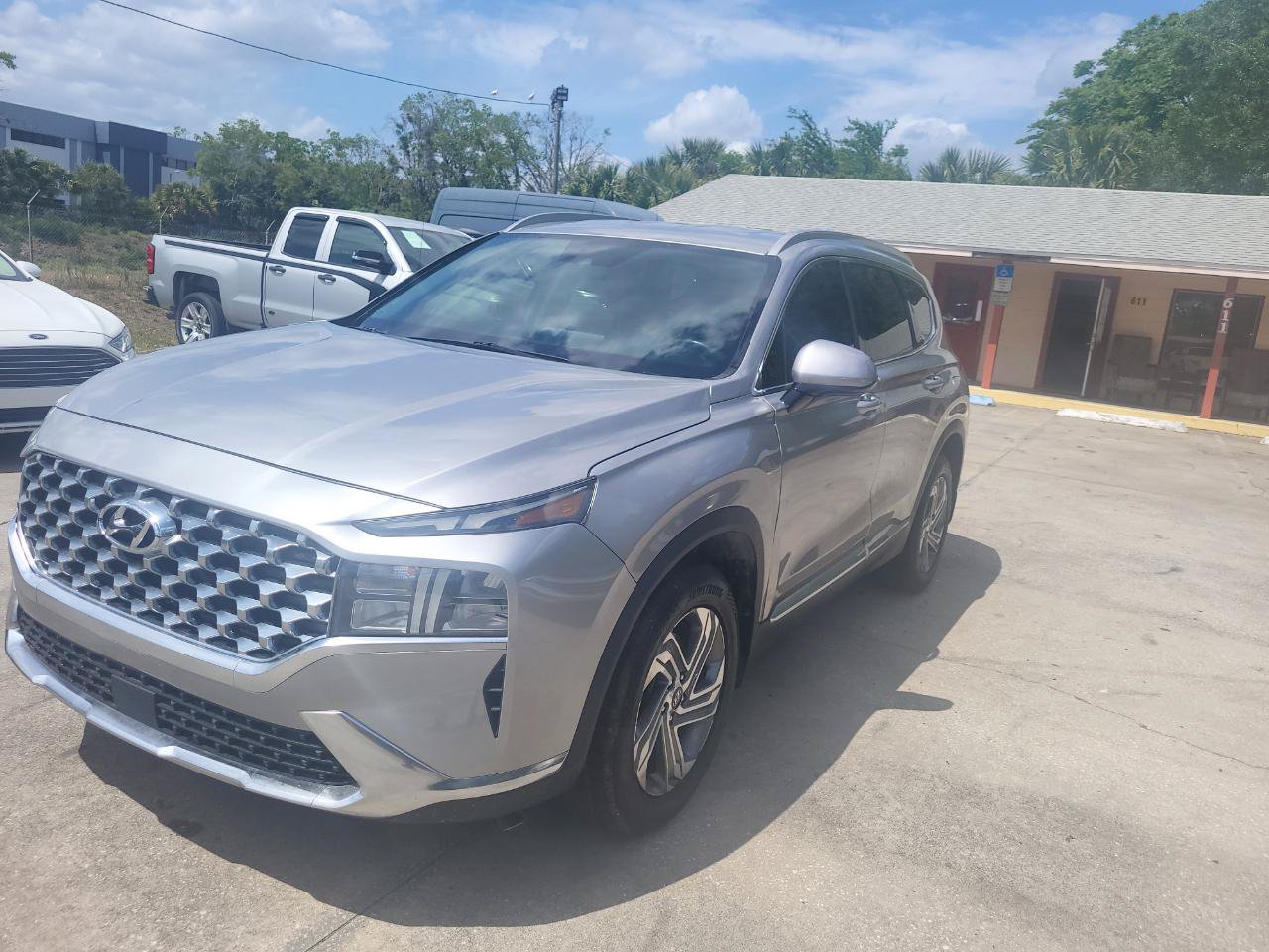 Used 2021 Hyundai Santa Fe SEL FWD image 4
