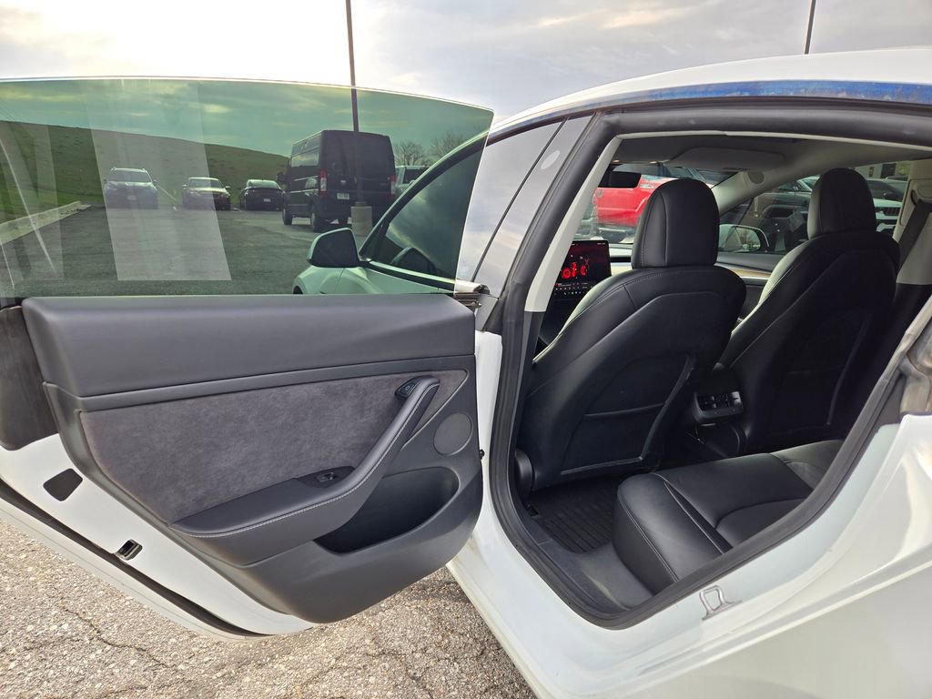 Used 2022 Tesla Model 3 Long Range AWD/4WD image 24