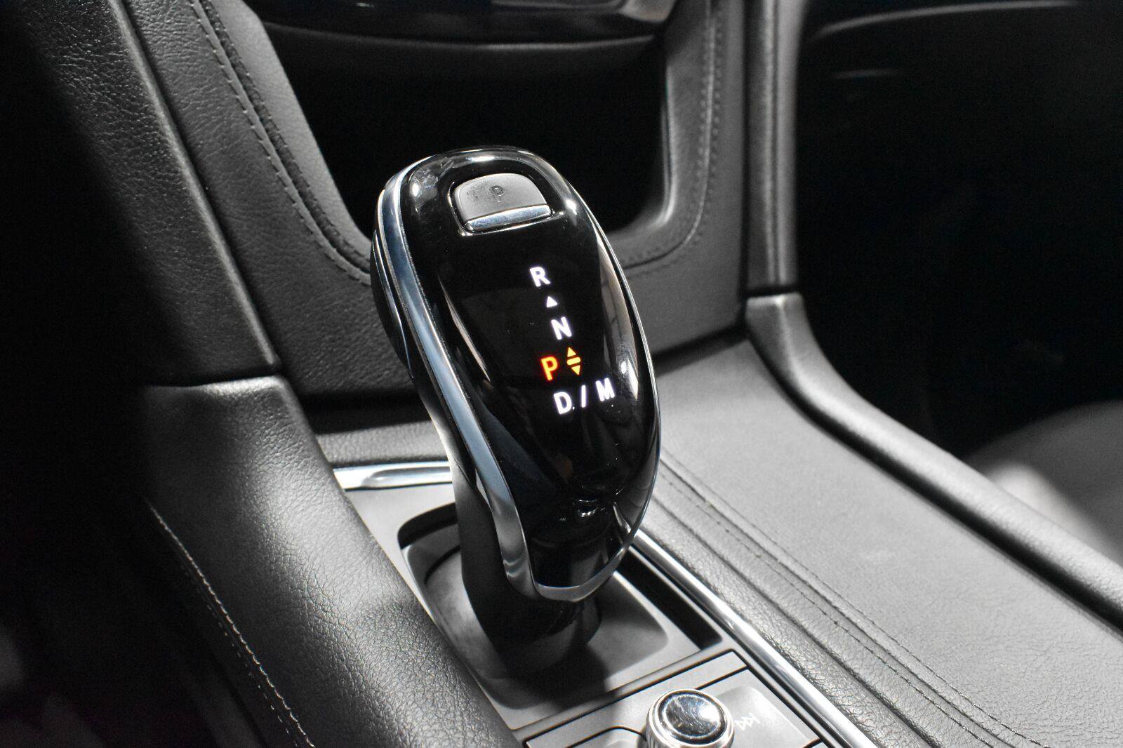 Used 2021 Cadillac XT5 Premium Luxury w/ LPO, Floor Liner Package FWD image 18