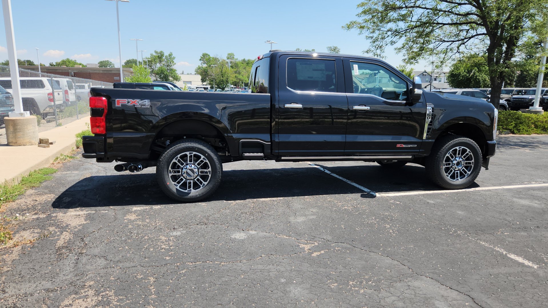 New 2026 Ford F350 Platinum w/ Platinum Plus Package AWD/4WD image 8
