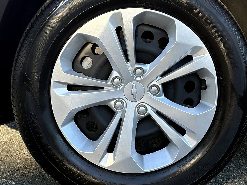 Certified 2025 Chevrolet Trax LS image 8