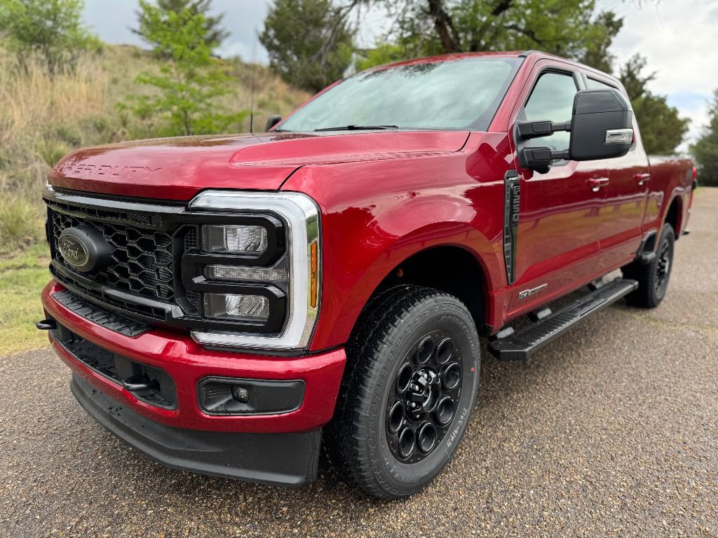 New 2025 Ford F250 Lariat w/ Black Appearance Package