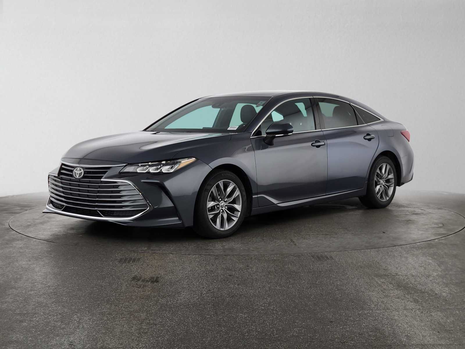 Used 2020 Toyota Avalon XLE w/ Carpet Mat Package FWD image 7