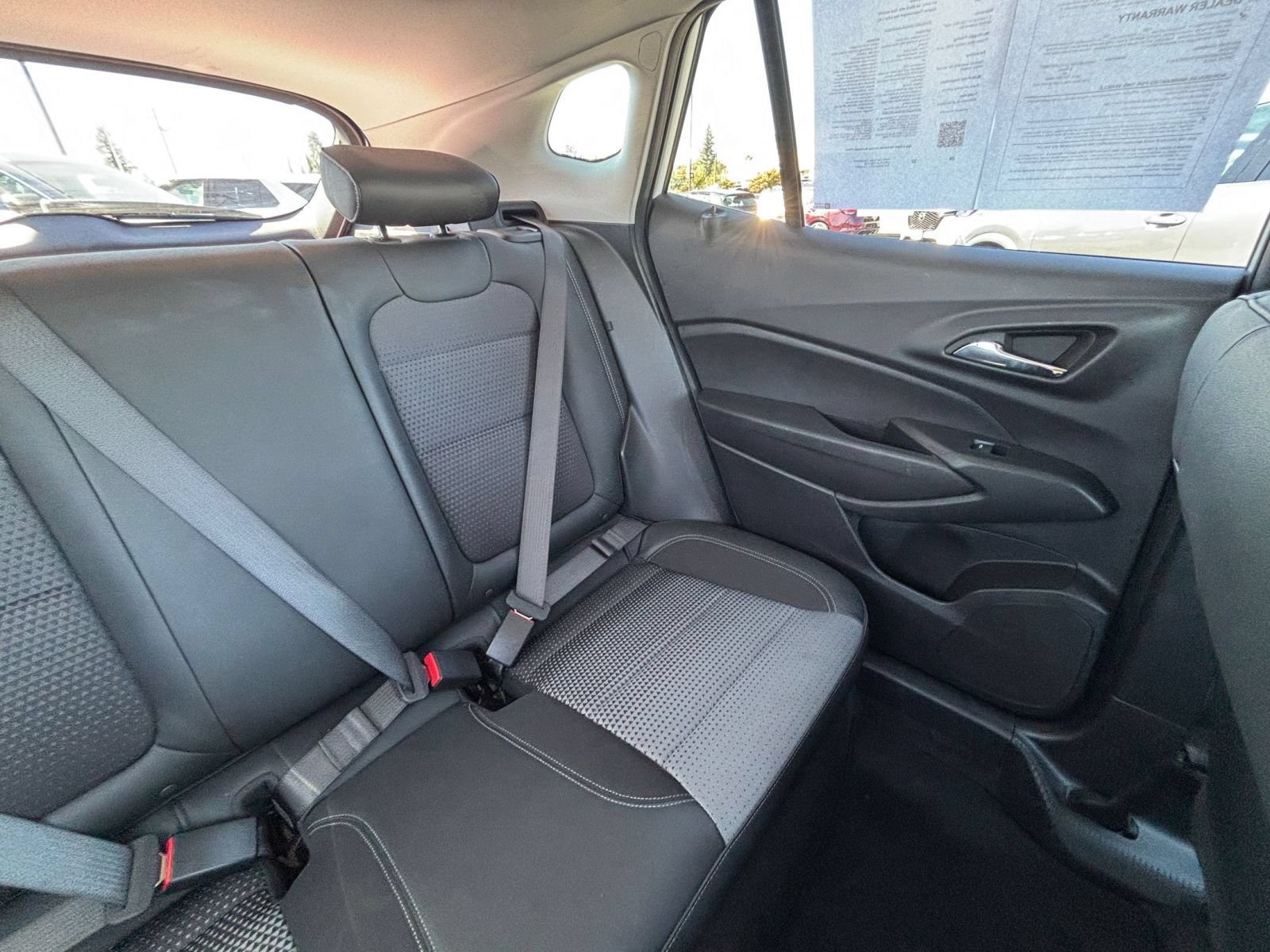 Used 2025 Chevrolet Trax LT FWD image 35
