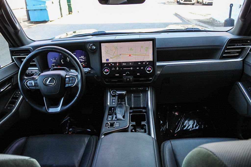 Used 2024 Lexus GX 550 AWD/4WD image 13