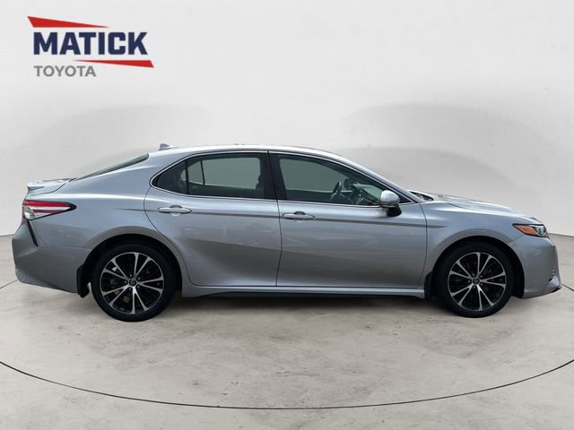 Used 2020 Toyota Camry SE w/ Convenience Package FWD image 8