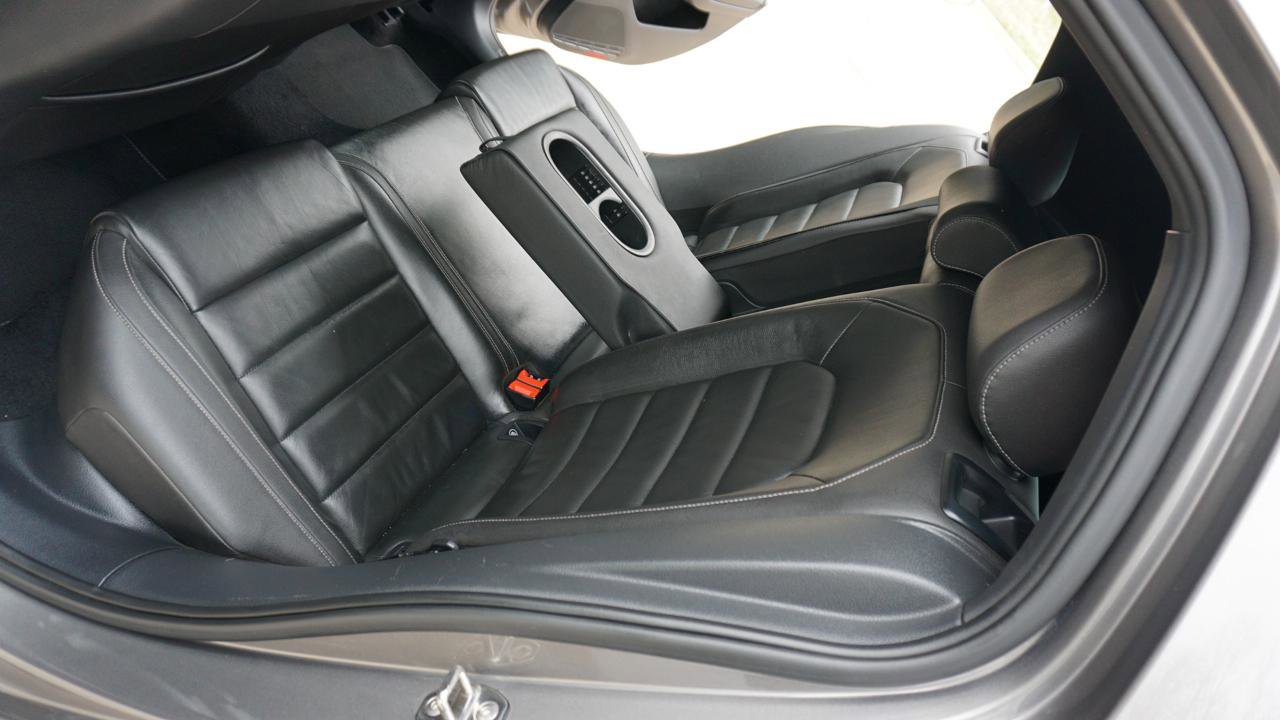 Used 2015 Volkswagen Golf R 4dr HB AWD/4WD image 17