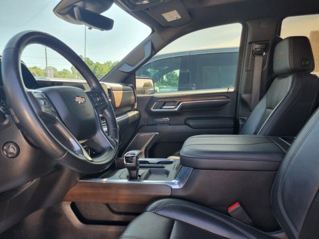 Used 2023 Chevrolet Silverado 1500 High Country w/ Technology Package AWD/4WD image 13