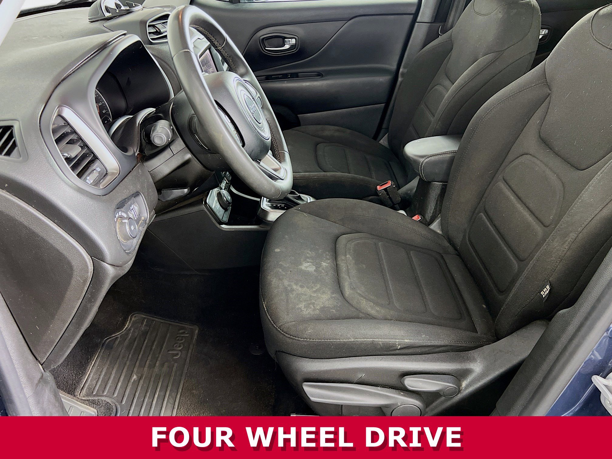 Used 2022 Jeep Renegade Latitude AWD/4WD image 3
