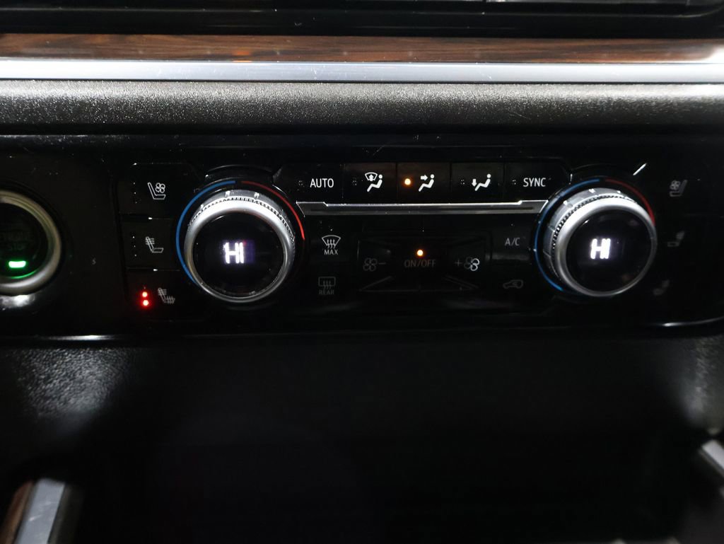 Used 2023 GMC Sierra 1500 SLT w/ SLT Convenience Package image 28