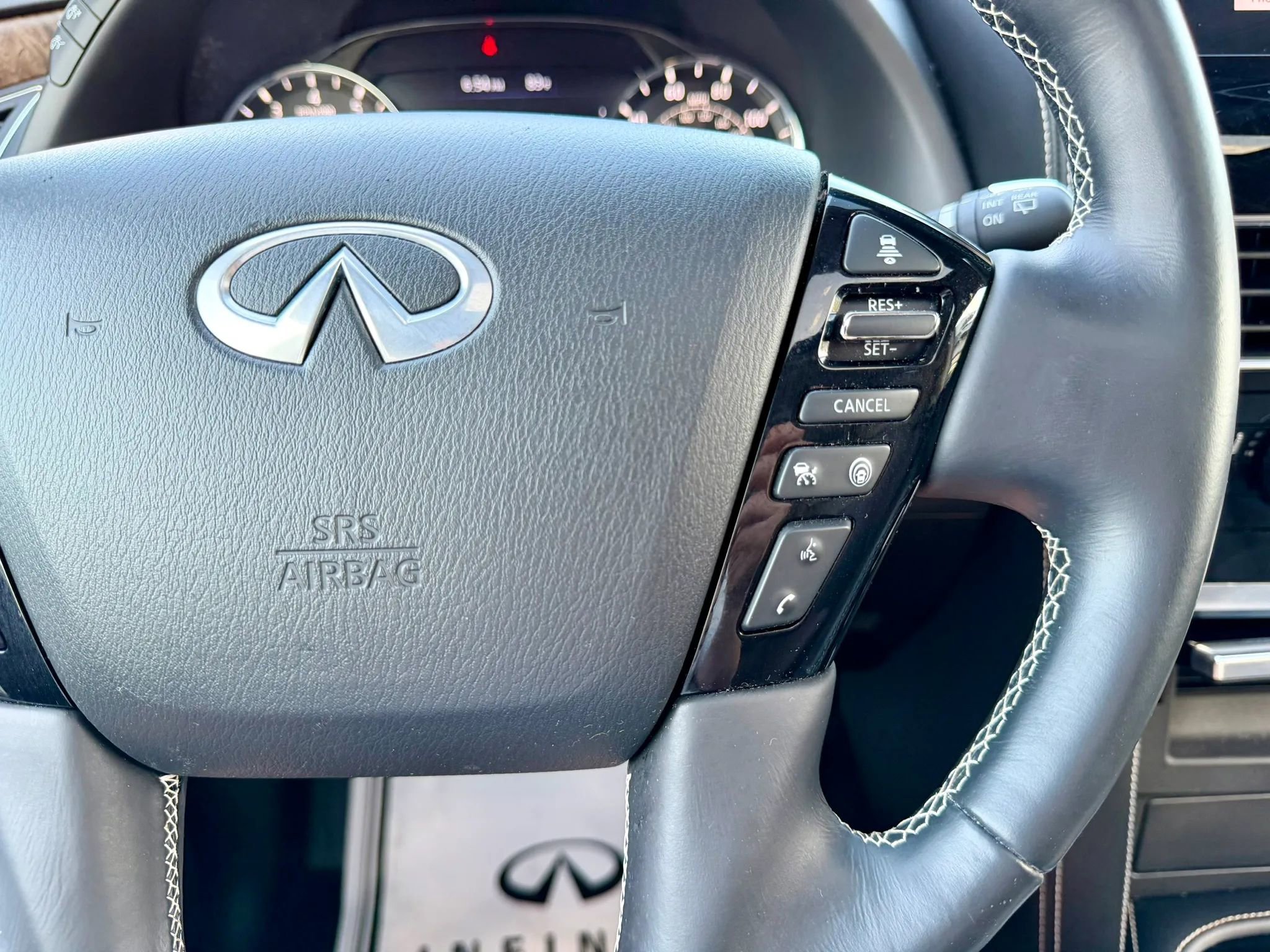 Used 2024 INFINITI QX80 Premium Select w/ Cargo Package AWD/4WD image 38