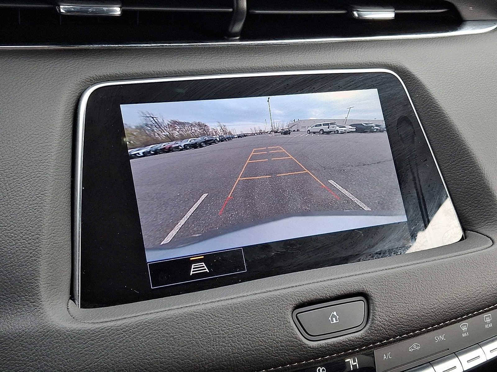 Used 2023 Cadillac XT4 Luxury w/ Cold Weather Package image 19