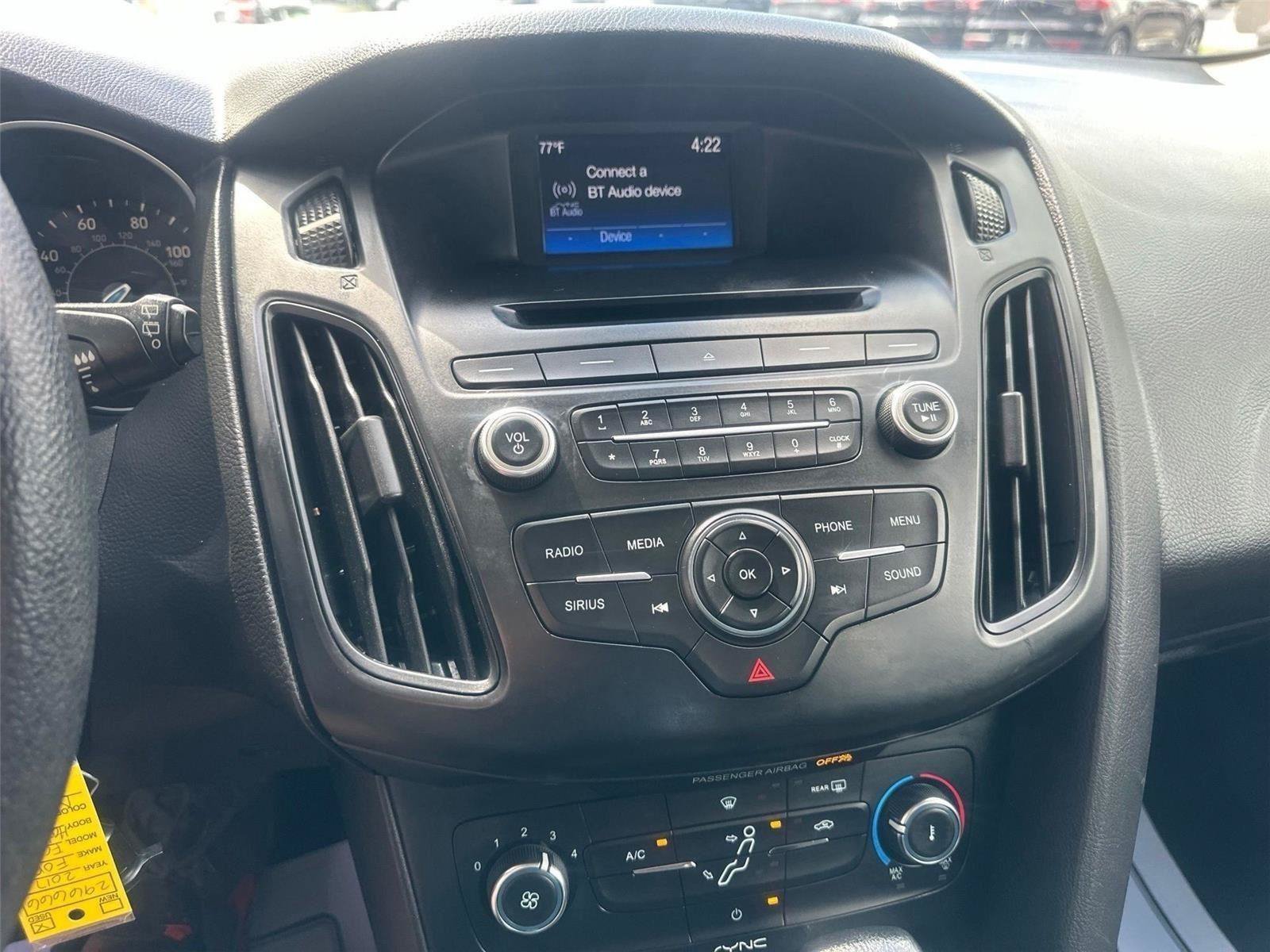 Used 2017 Ford Focus SE FWD image 22