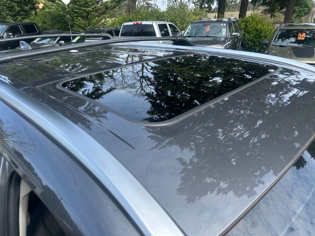 Used 2023 Toyota Highlander Limited image 28