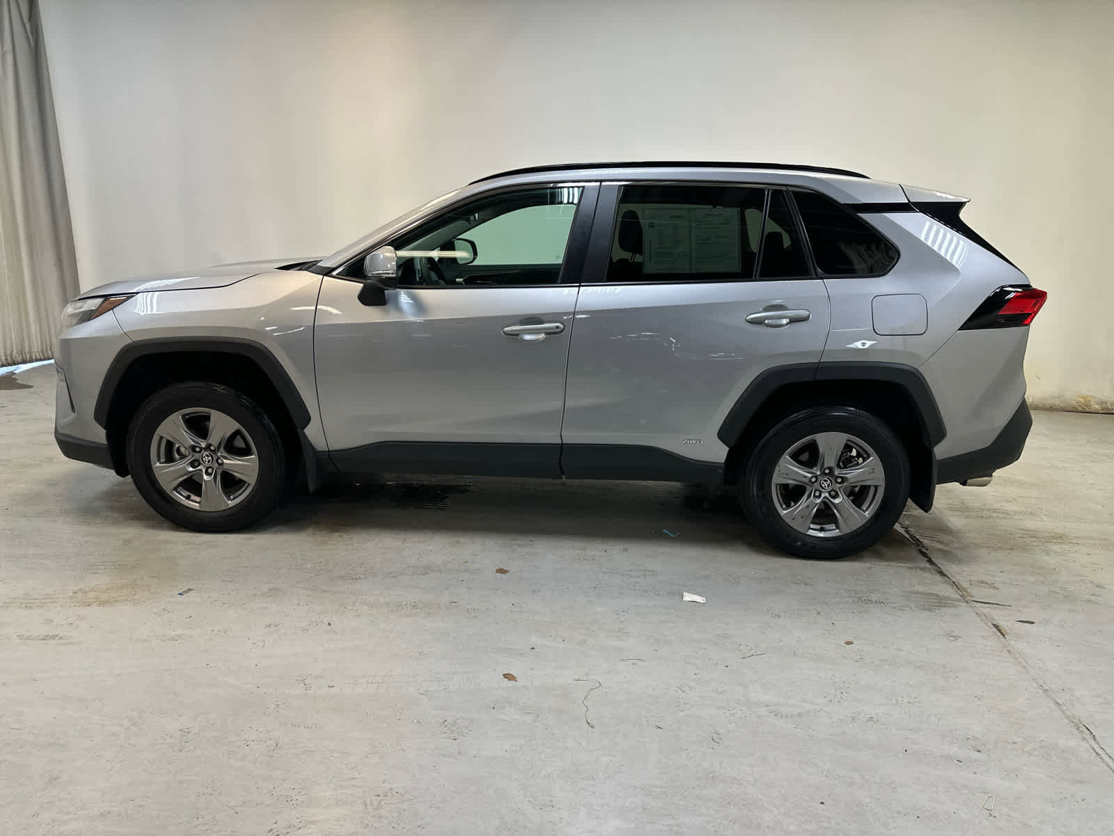 Used 2024 Toyota RAV4 XLE image 9