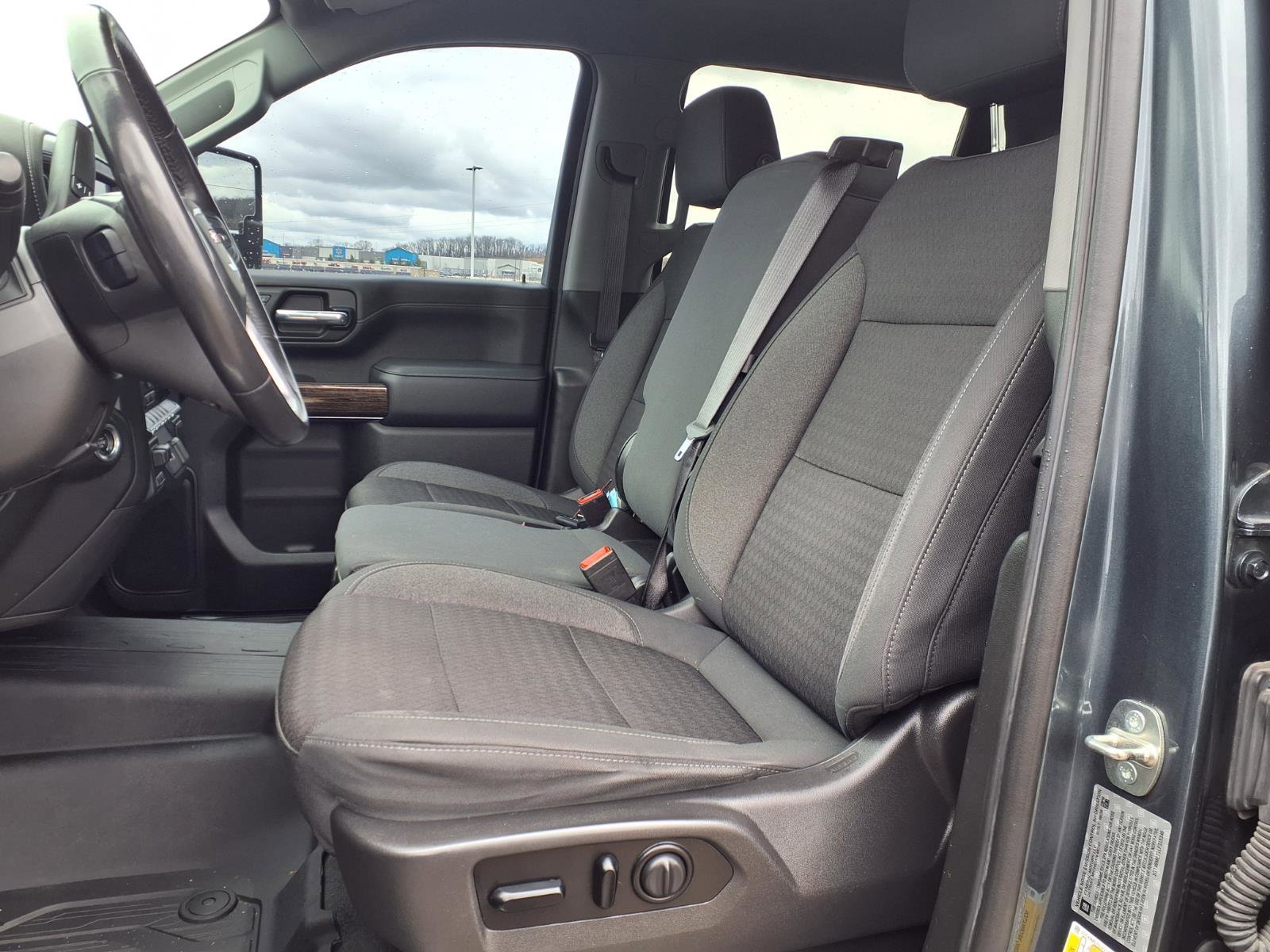 Used 2020 GMC Sierra 2500 SLE w/ SLE Value Package; image 9