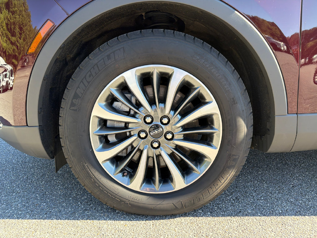 Used 2023 Lincoln Nautilus AWD w/ Premium Package image 11