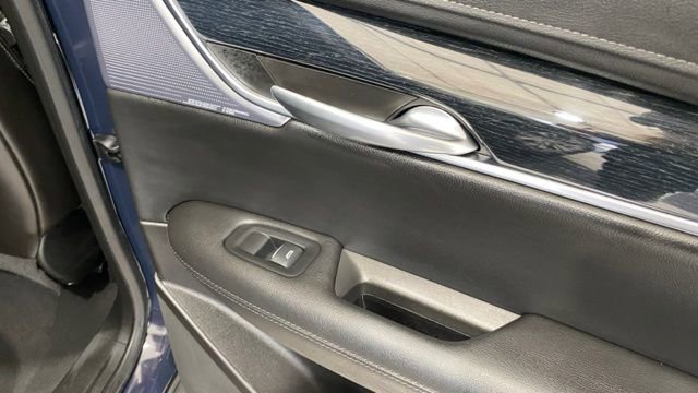 Used 2025 Cadillac XT5 Premium Luxury image 30