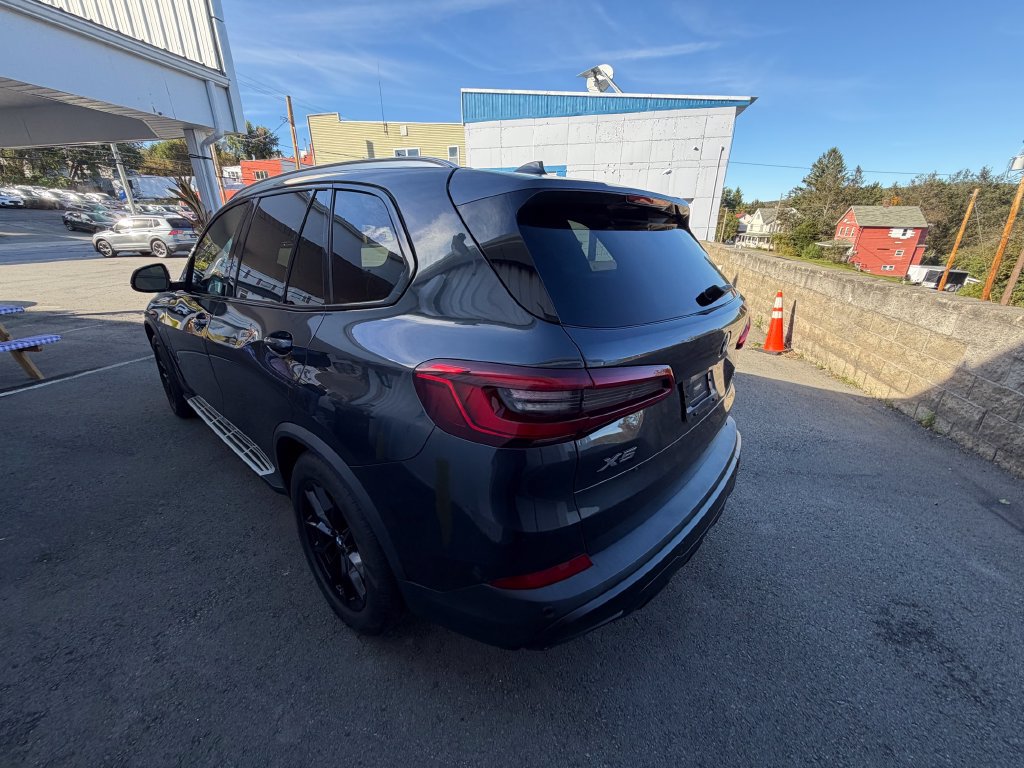 Used 2019 BMW X5 xDrive40i w/ Convenience Package AWD/4WD image 3