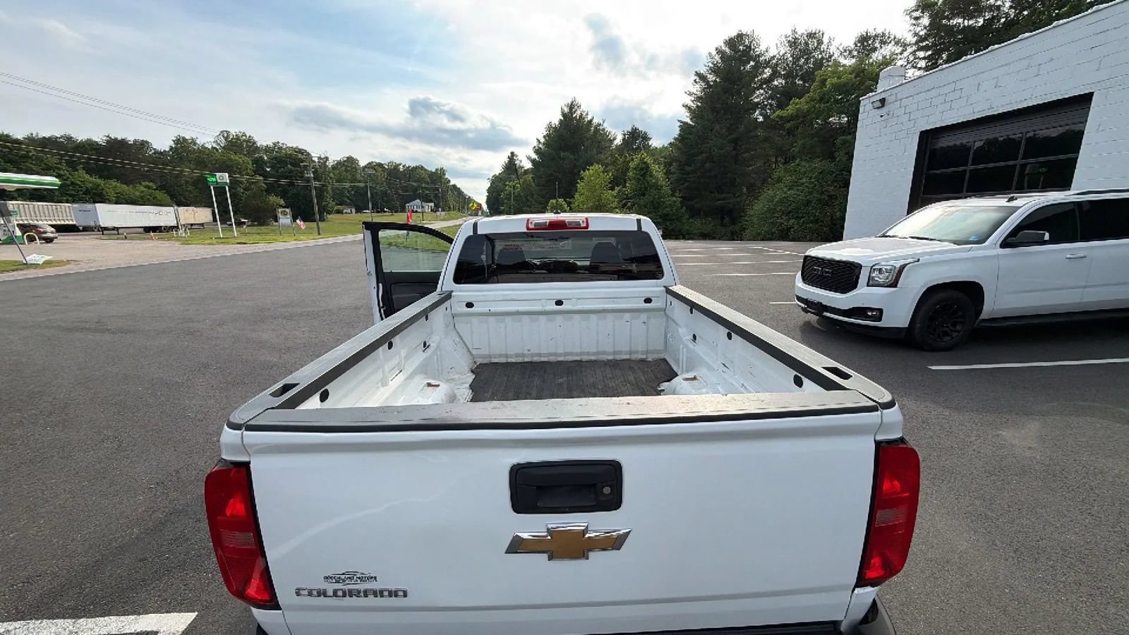 Used 2018 Chevrolet Colorado W/T AWD/4WD image 46