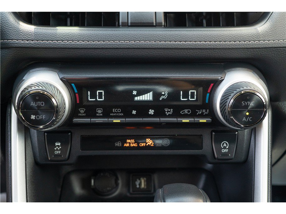 Used 2024 Toyota RAV4 XLE FWD image 13