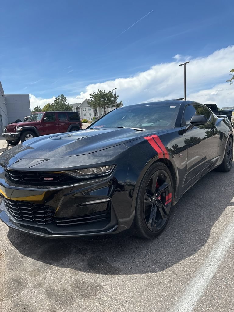 Used 2020 Chevrolet Camaro SS RWD image 2