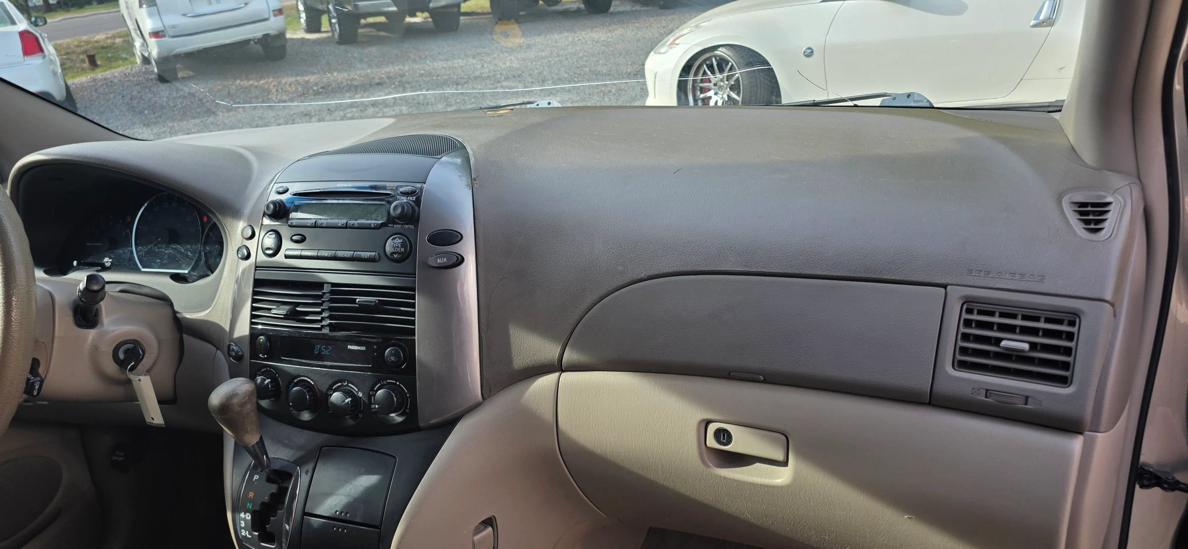 Used 2010 Toyota Sienna CE FWD image 12