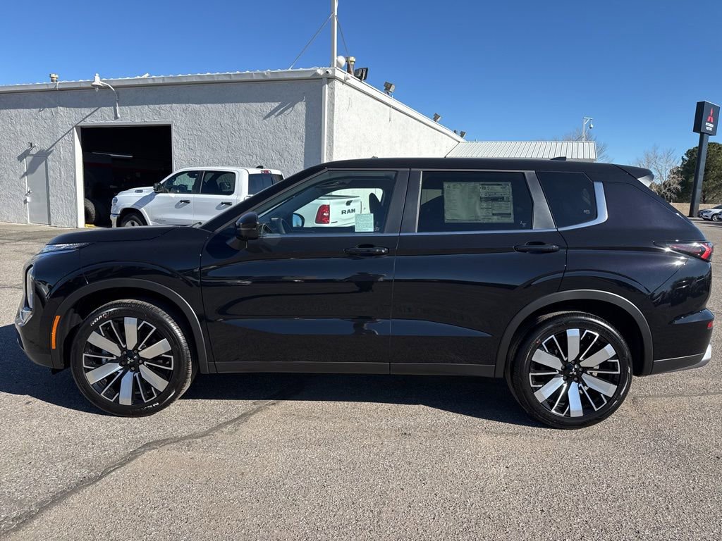 New 2026 Mitsubishi Outlander SE image 4