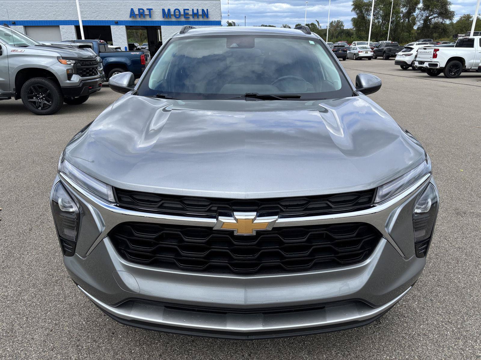 Used 2025 Chevrolet Trax LT w/ LT Convenience Package FWD image 8