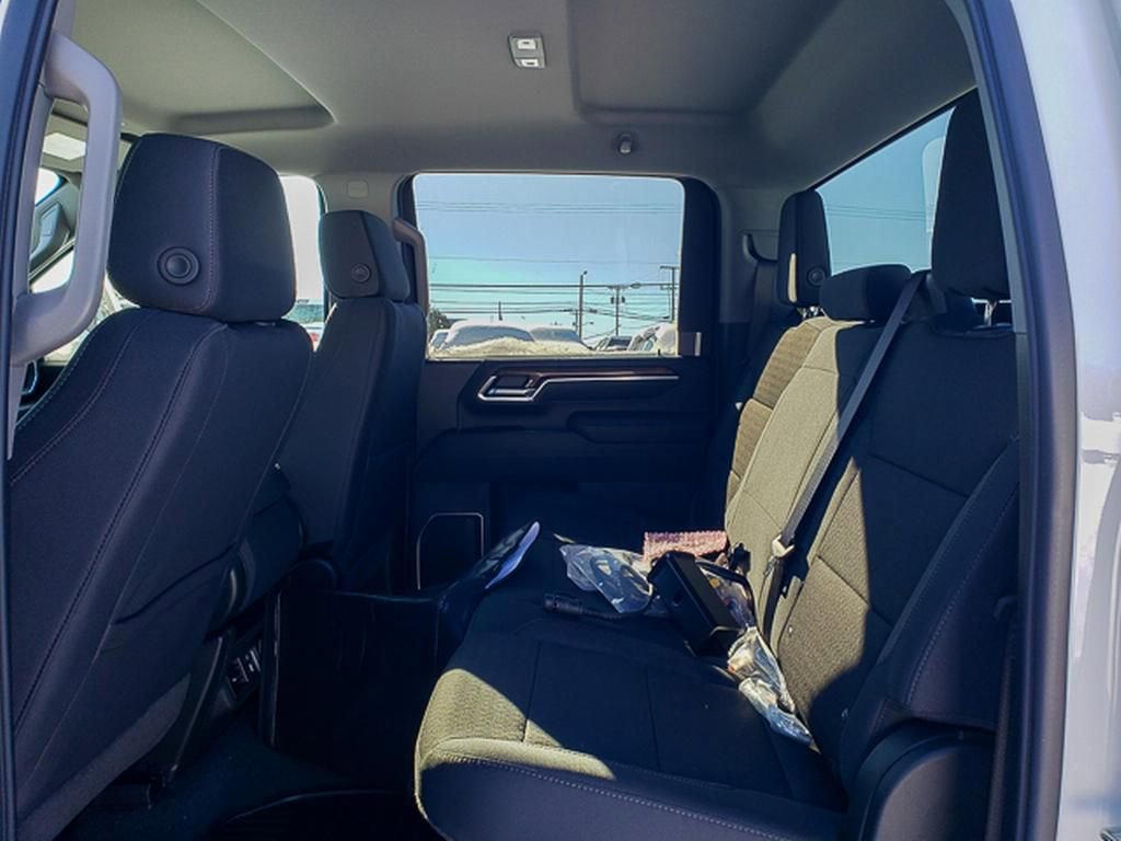 New 2026 Chevrolet Silverado 3500 LT w/ Snow Plow Prep/Camper Package image 20