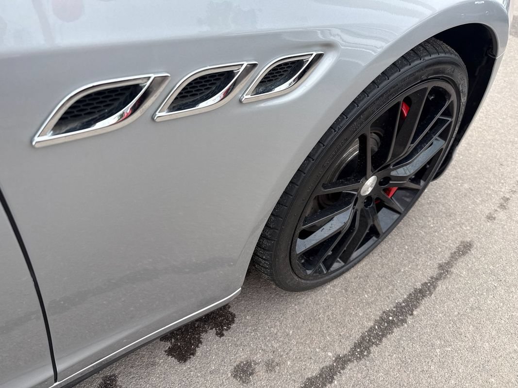 Used 2014 Maserati Quattroporte GTS RWD image 15
